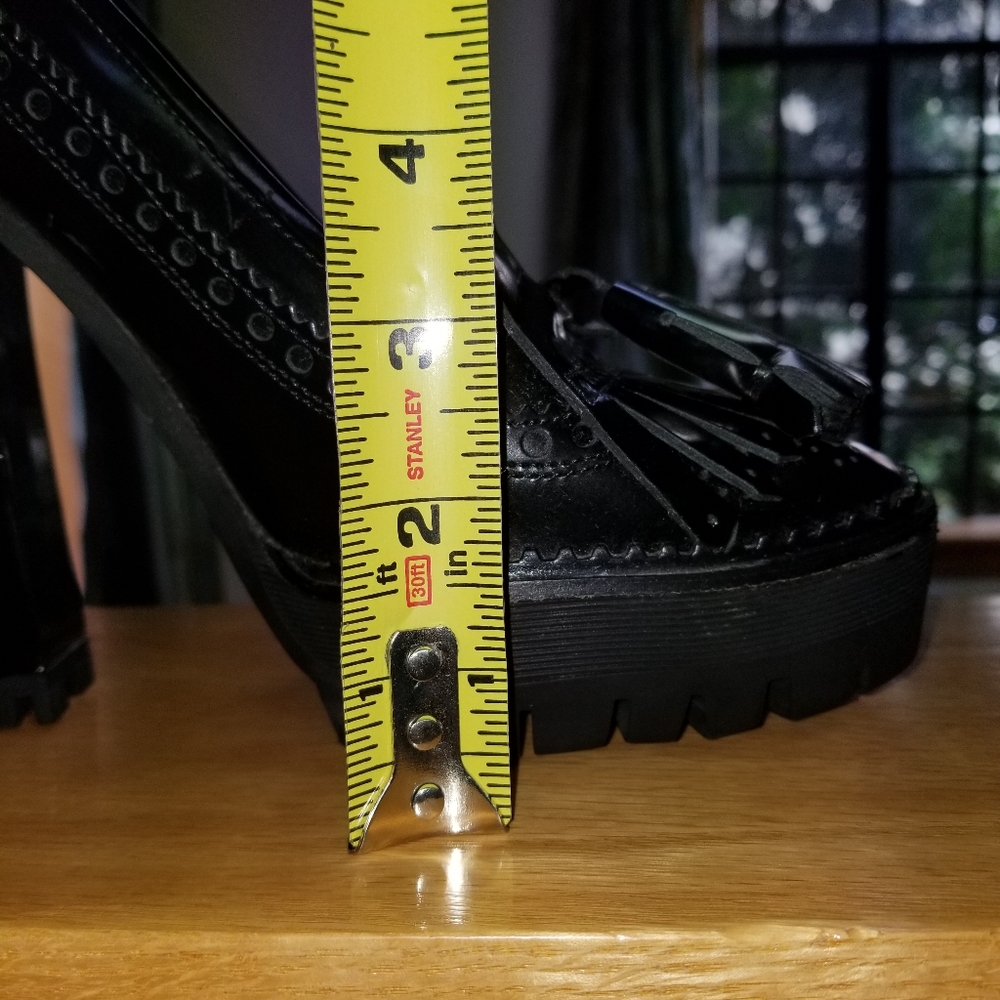 Burberry Prorsum black patent platform pumps. Sz 36 - Picture 2 of 6